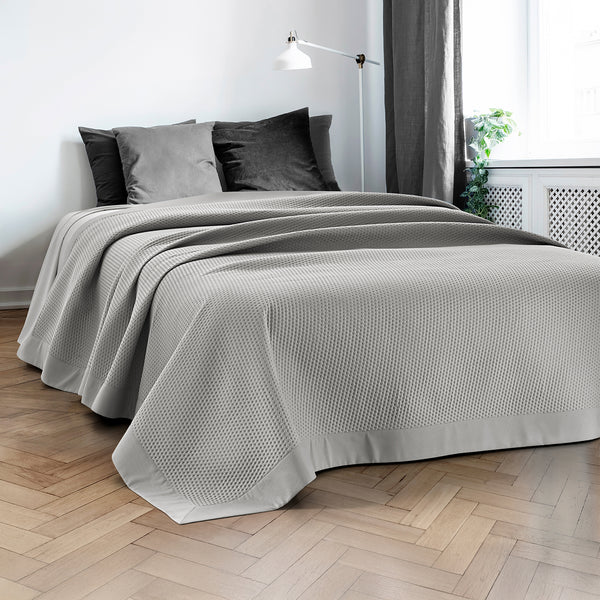 Trapuntino Matrimoniale Elegante Copriletto Con Balza Applicata Trapuntatura Pinsonic Tinta Unita Due Piazze Coperta Letto Leggera Primavera Estate Trapunta
