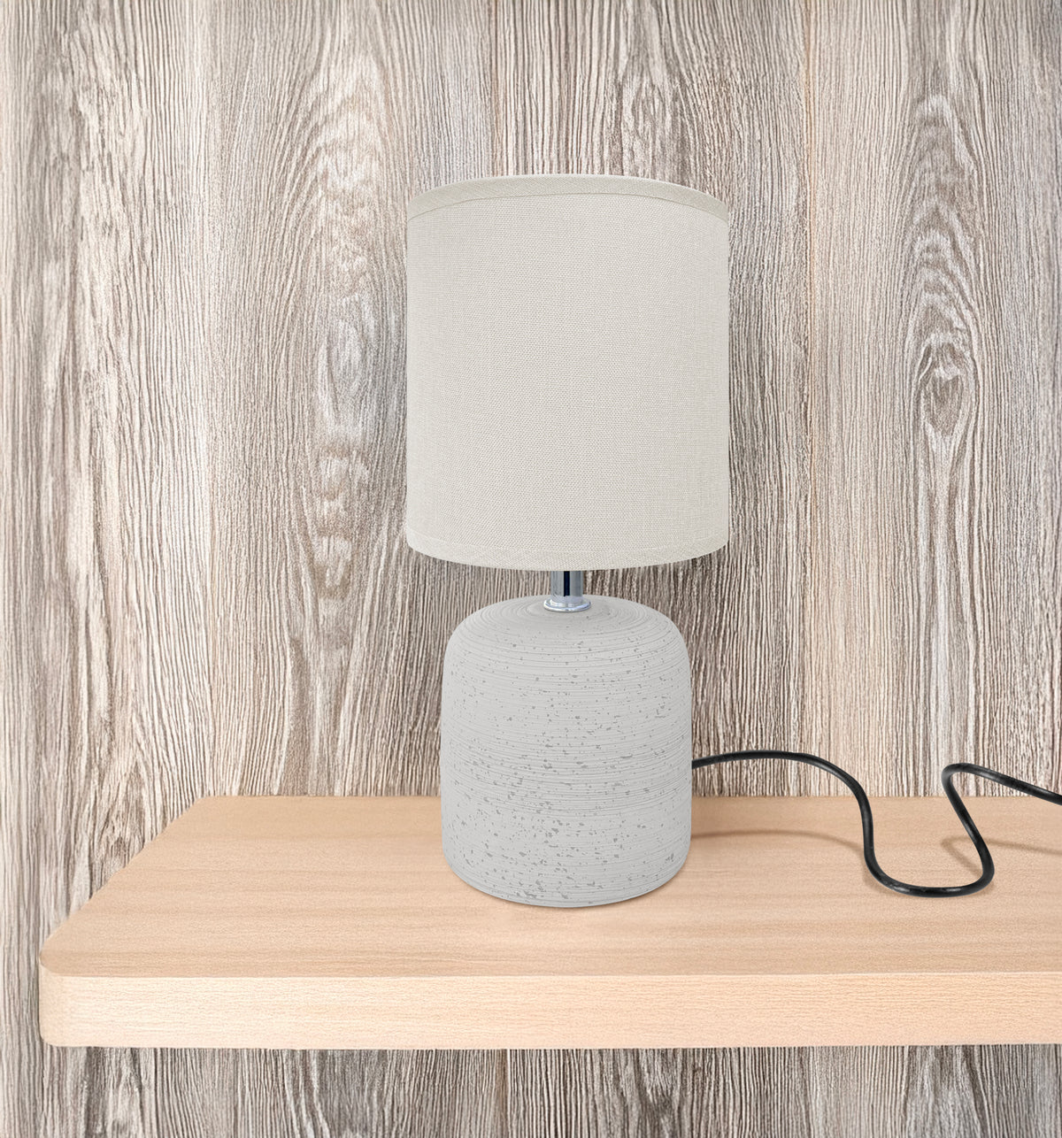 Lampada Moderna Da Comodino Con Lavorazione a Onde Finitura Opaca Certificata RoHS In Ceramica Con Paralume 45W Scrivania Tavolo Abat Jour