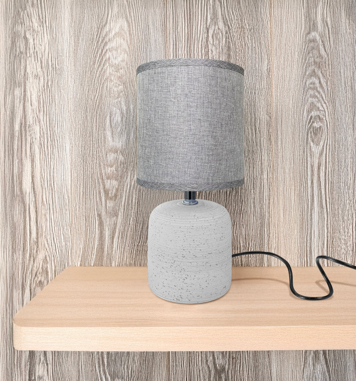 Lampada Moderna Da Comodino Con Lavorazione a Onde Finitura Opaca Certificata RoHS In Ceramica Con Paralume 45W Scrivania Tavolo Abat Jour